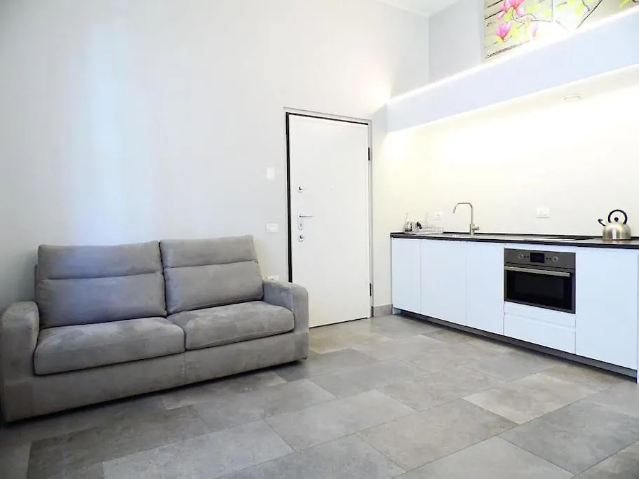 Isola Apartment Pastrengo Milan