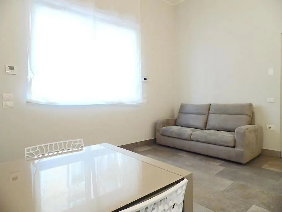 Isola Apartment Pastrengo Milan 0*,  Italy