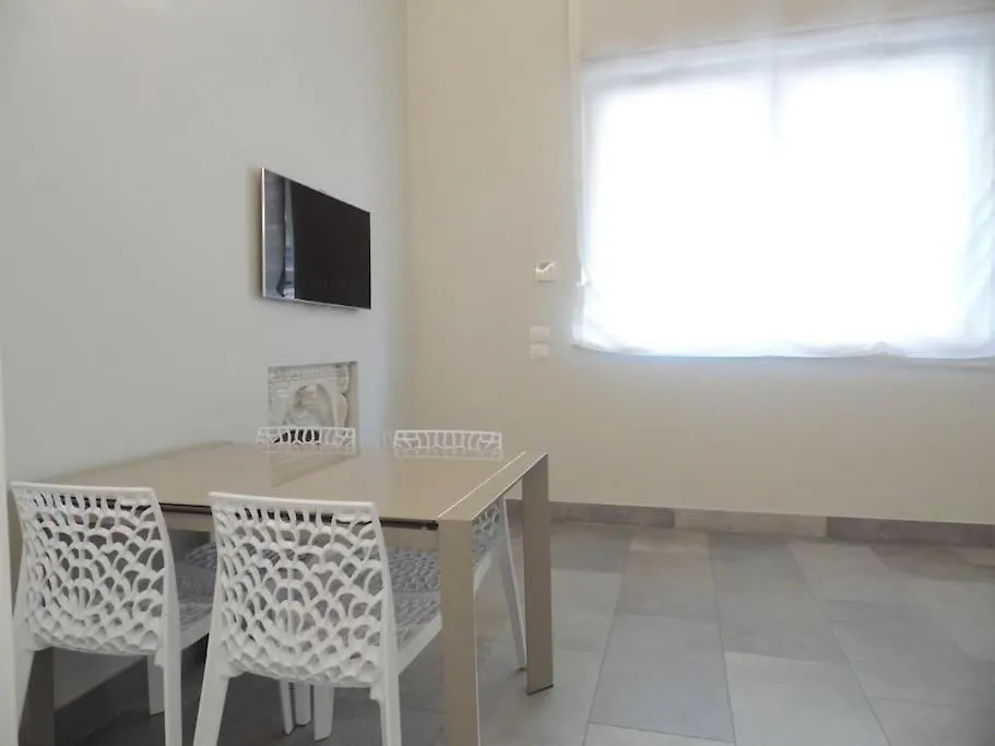Isola Apartment Pastrengo Milan Italy