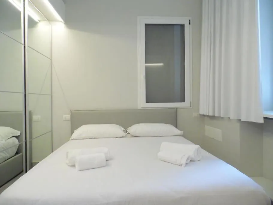 Isola Apartment Pastrengo Milan