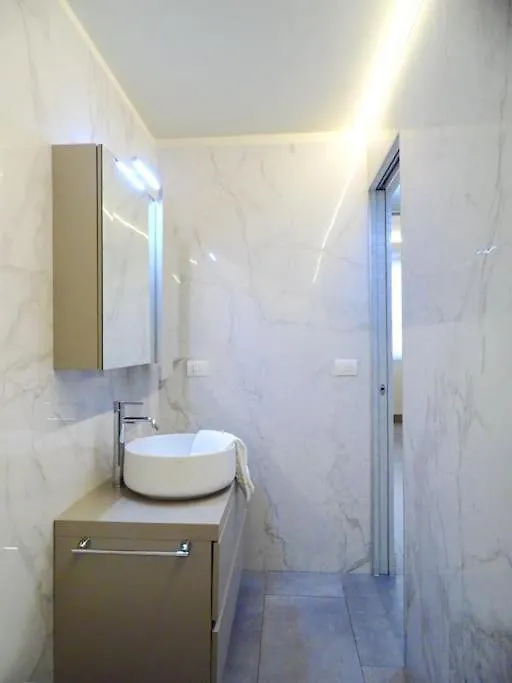 Isola Apartment Pastrengo Milan